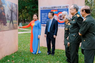 Triển lãm thu hút sự quan tâm của các cựu chiến binh.
