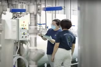Sản xuất nhựa sinh học tại nhà máy của BUYO.