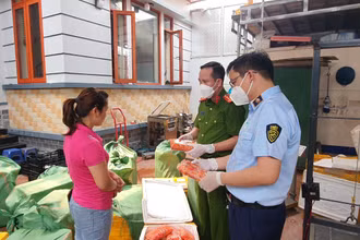 Lực lượng Quản lý thị trường đã thu giữ 840kg trứng non gia cầm đông lạnh, 40kg nầm động vật đông lạnh không rõ nguồn gốc xuất xứ.