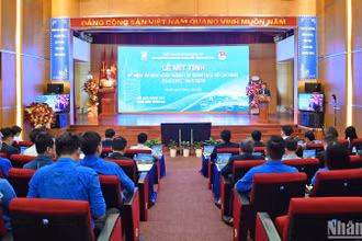 Toàn cảnh lễ mít-tinh.