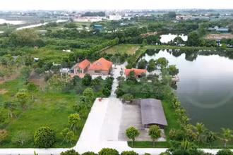 Công trình xây dựng trái phép trên đất nông nghiệp ở thôn Hưng Hiền, xã Hiền Giang, huyện Thường Tín, Hà Nội. (Ảnh MINH MINH)