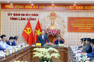 Quang cảnh buổi làm việc.