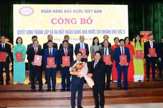 Ngân hàng Nhà nước Việt Nam ra mắt Ban lãnh đạo Ngân hàng Nhà nước khu vực 9. (Ảnh: MQ) 