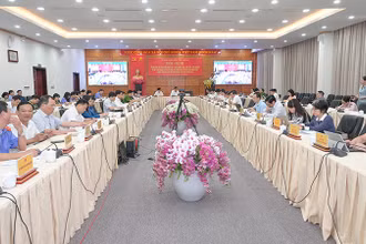 Quang cảnh Hội nghị triển khai Kế hoạch lấy ý kiến về dự thảo Nghị quyết sửa đổi, bổ sung một số điều của Hiến pháp năm 2013.