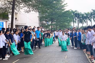 Đoàn viên, học sinh Thủ đô sôi nổi tham gia Ngày hội.
