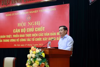 Đồng chí Nguyễn Long Hải phát biểu kết luận hội nghị.