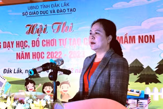 Phó Giám đốc Sở Giáo dục và Đào tạo tỉnh Đắk Lắk Lê Thị Kim Oanh phát biểu khai mạc Hội thi.