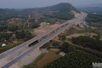 Toàn cảnh dự án đường vành đai phía tây Đà Nẵng nhìn từ trên cao. (Ảnh: ANH ĐÀO)