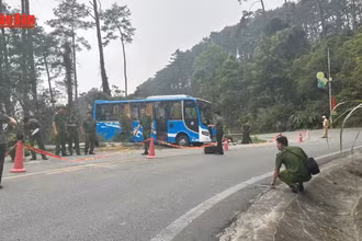 Tai nạn xe du lịch ở Tam Đảo: 3 người tử vong, 14 người bị thương