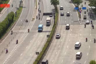[Video] Hà Nội: công bố đường dây "nóng" tiếp nhận phản ánh về tình hình giao thông