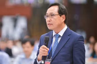 Ông Choi Joo Ho, Tổng Giám đốc Samsung Việt Nam phát biểu tại Diễn đàn Kinh tế-xã hội 2023.