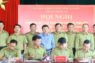 Ký kết quy chế phối hợp công tác quản lý bảo vệ rừng giáp ranh.