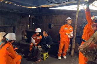 Những năm qua Điện lực Lai Châu luôn nỗ lực đưa ánh sáng về với đồng bào vùng khó.