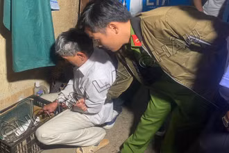 Nơi đối tượng cất giấu hung khí sau khi gây án.
