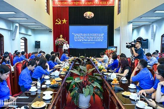 Toàn cảnh buổi lễ, diễn ra tại trụ sở Bộ Biên tập Báo Nhân Dân. (Ảnh: THÀNH ĐẠT)