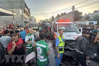 Hiện trường một vụ tấn công ở Dải Gaza, ngày 3/11. (Ảnh: AFP/TTXVN)