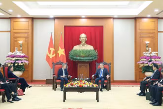 Tổng Bí thư Tô Lâm tiếp ông Nicolas Berggruen, Nhà sáng lập, Chủ tịch Công ty đầu tư Berggruen Holdings và Viện Berggruen. (Ảnh: Thống Nhất/TTXVN)