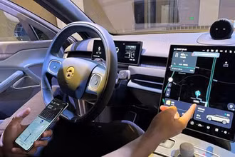 Nio Phone có hơn 30 tính năng dành riêng cho ôtô. (Nguồn: Reuters)