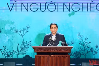 Thủ tướng Phạm Minh Chính: Chúng ta luôn trân trọng các "tấm lòng vàng" đã hỗ trợ những người có hoàn cảnh khó khăn một cách thầm lặng nhưng kiên trì, bền bỉ và hiệu quả. (Ảnh: Trần Hải)