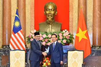Chủ tịch nước Võ Văn Thưởng và Thủ tướng Malaysia Anwar Ibrahim tại buổi tiếp.
