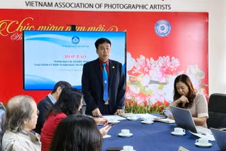 Quang cảnh buổi họp báo.