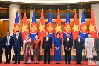Chủ tịch Quốc hội Trần Thanh Mẫn dự cuộc tiếp Đại sứ, Đại biện các nước ASEAN và Timor-Leste.