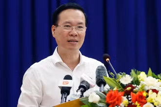 Chủ tịch nước Võ Văn Thưởng tiếp xúc cử tri huyện Hòa Vang. (Ảnh: Thống Nhất/TTXVN)