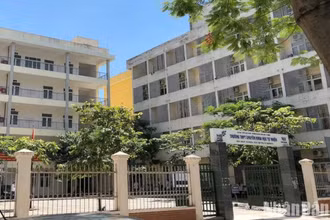 Trường THPT chuyên Khoa học Tự nhiên