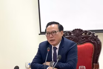 Tiến sĩ, bác sĩ Hoàng Đình Cảnh, Viện trưởng Viện Sốt rét Ký sinh trùng-Côn trùng Trung ương chia sẻ về bệnh lý do ký sinh trùng.