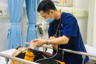 Người cao tuổi dễ đột quỵ khi thời tiết lạnh.