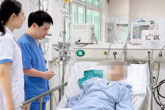 Bệnh nhân được cấp cứu qua cơn nguy kịch. (Ảnh: BVCC)