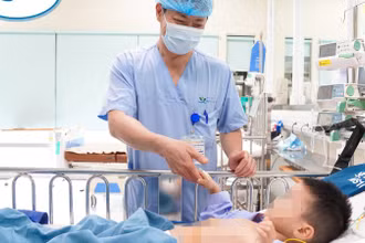 Bệnh nhi đang hồi phục sức khỏe tốt. 