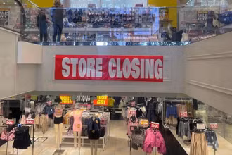Công ty bán lẻ Forever 21 đã nộp đơn xin bảo hộ phá sản. (Ảnh: Reuters/TTXVN)