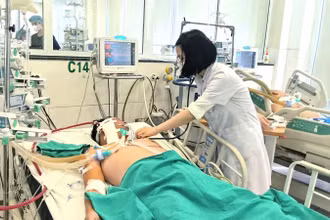 Bệnh nhân phải can thiệp ECMO vì mắc sởi.