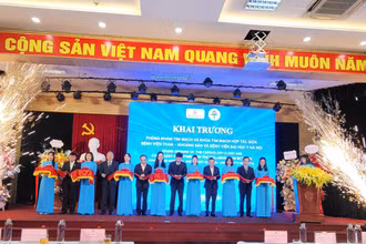 Lễ khai trương Phòng khám tim mạch và Khoa tim mạch hợp tác giữa Bệnh viện TKV và Bệnh viện Đại học Y Hà Nội.