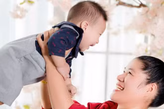 Mùa xuân đặc biệt của cặp vợ chồng vô sinh 12 năm