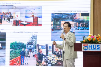 Phó Giáo sư, Tiến sĩ Từ Bình Minh, giảng viên cao cấp và chuyên gia về hóa học phân tích và hóa học môi trường, Trường đại học Khoa học Tự nhiên, Đại học Quốc gia Hà Nội chia sẻ tại hội thảo.