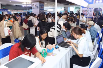 Các doanh nghiệp tham gia tuyển dụng tại chương trình.