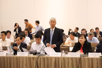  Phó Chủ tịch Ủy ban nhân dân Thành phố Hồ Chí Minh Võ Văn Hoan phát biểu tại buổi đối thoại