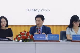 Ban chủ toạ điều phối phiên thảo luận.