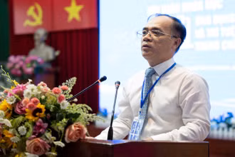 Chuyên gia phát biểu tại hội thảo.
