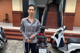 Đối tượng Nguyễn Hữu Trường tại cơ quan Công an (Ảnh: Công an cung cấp)