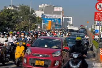 Nhiều tuyến đường trên địa bàn Thành phố Hồ Chí Minh ùn tắc giao thông.