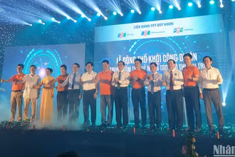 Lãnh đạo các đơn vị tại lễ khởi công dự án.