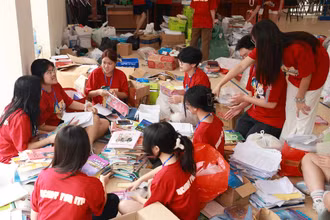 Các học sinh của Hà Nội tự tổ chức và thực hiện dự án nâng cao nhận thức về vấn đề môi trường tới cộng đồng