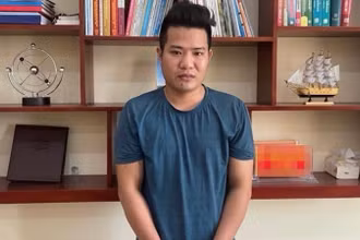 Đối tượng Bửu tại cơ quan Công an.