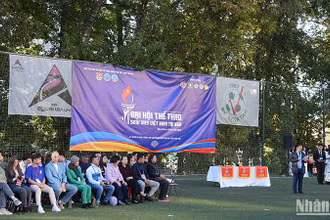 Tham tán Vũ Sơn Việt, Phó Ban công tác Cộng đồng Đại sứ quán Việt Nam tại Liên bang Nga phát biểu.