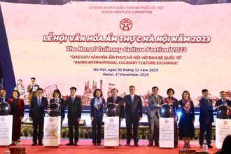 Các đại biểu khai mạc Lễ hội.