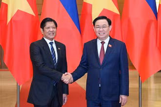 Chủ tịch Quốc hội Vương Đình Huệ và Tổng thống Philippines Ferdinand Romualdez Marcos Jr.