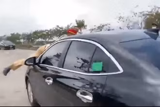 Cơ quan Cảnh sát điều tra Công an huyện Vĩnh Tường ra Quyết định tạm giữ đối với ông Cao Văn Lý về hành vi Chống người thi hành công vụ.